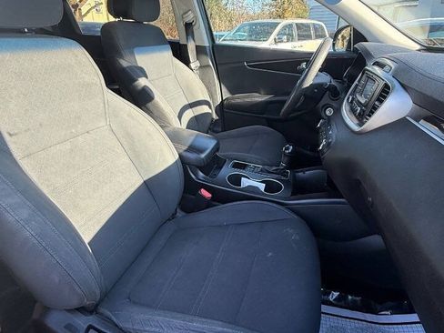 Used 2016 Kia Sorento FWD image 14