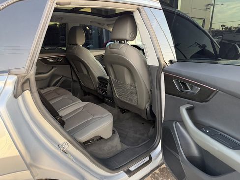 Used 2021 Audi Q8 Premium Plus w/ Premium Plus Package image 29