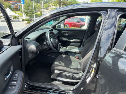 Certified 2025 Honda HR-V Sport image 17