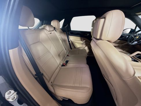 Used 2021 Porsche Cayenne image 26