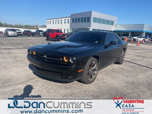 Used 2019 Dodge Challenger SXT w/ Plus Package RWD image 1