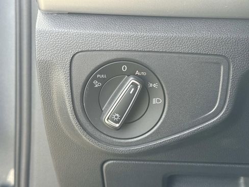 Used 2023 Volkswagen Atlas SE w/ Black Wheel Package image 21