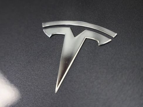 Used 2025 Tesla Model Y Long Range AWD/4WD image 4
