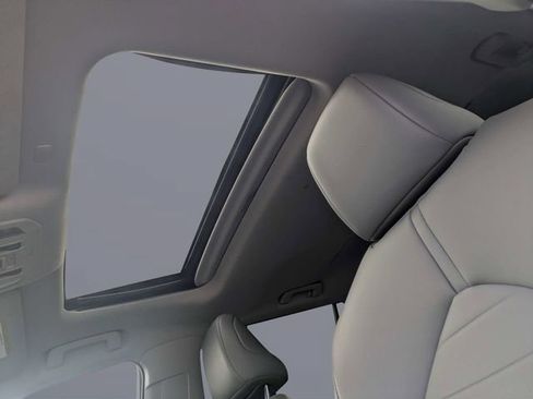 Used 2020 Toyota Highlander XLE FWD image 22