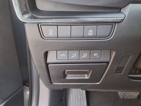 Used 2023 MAZDA MAZDA3 s image 22