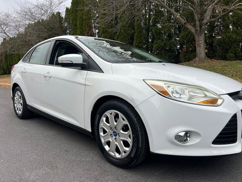 Used 2012 Ford Focus SE image 50
