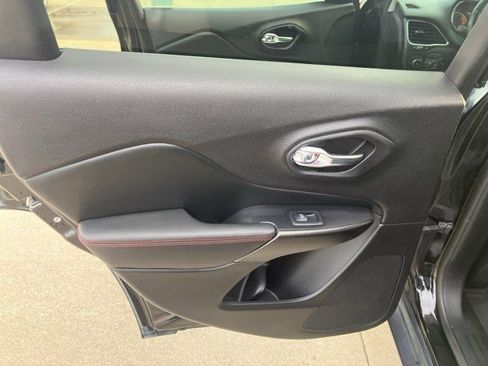 Certified 2021 Jeep Cherokee Trailhawk w/ Trailer Tow Group image 20