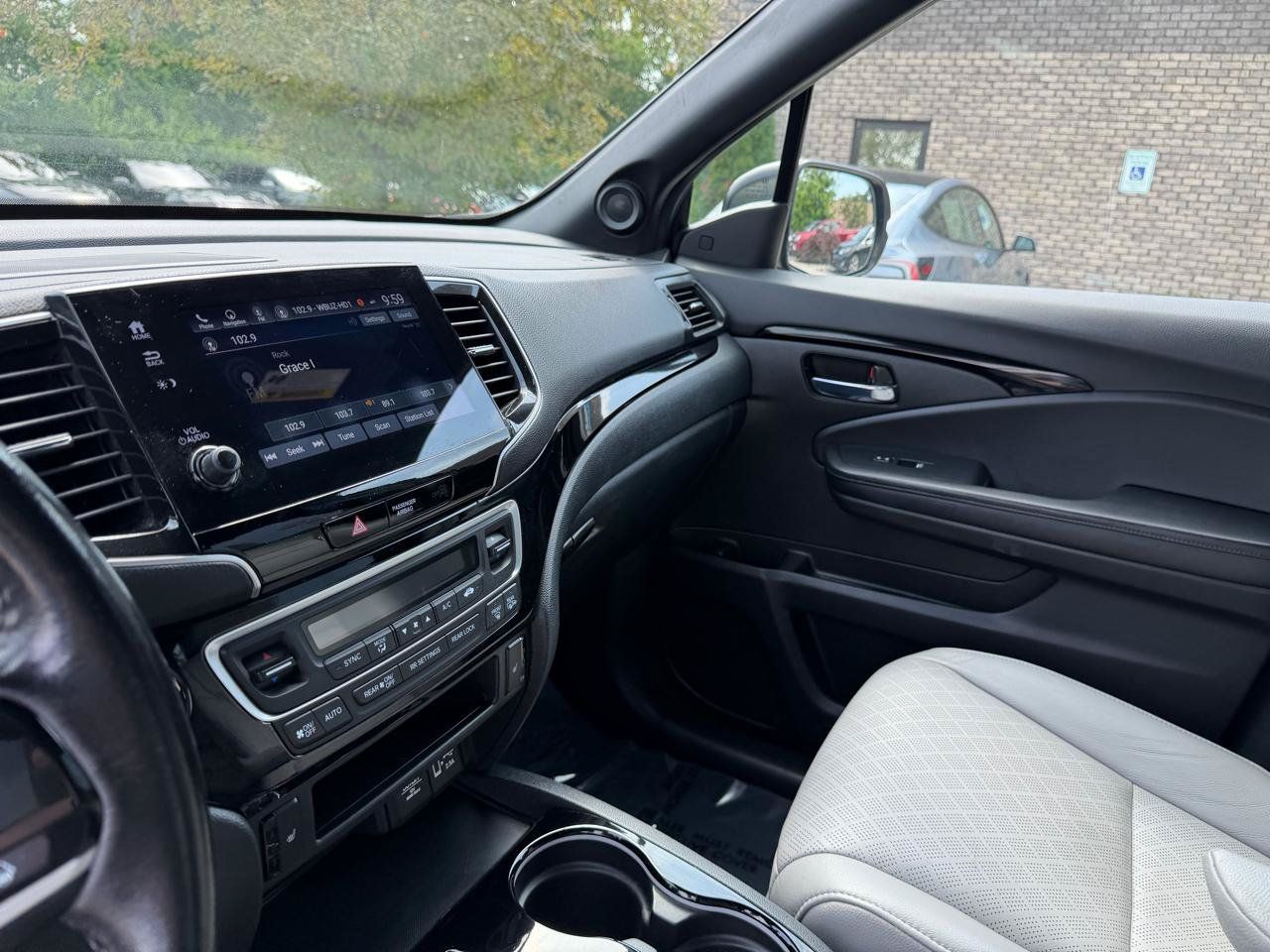 Used 2021 Honda Passport Touring image 11