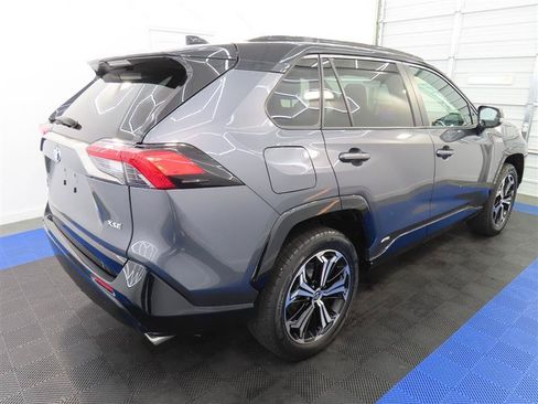 Used 2023 Toyota RAV4 XSE AWD/4WD image 11