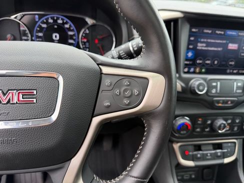 Used 2022 GMC Terrain Denali w/ Black Diamond Edition AWD/4WD image 19