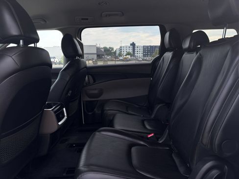 Used 2026 Kia Carnival FWD image 23