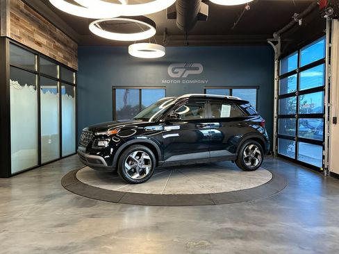 Used 2021 Hyundai Venue SEL w/ Cargo Package FWD image 7