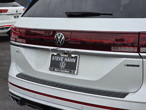 New 2026 Volkswagen Atlas SEL Premium R-Line AWD/4WD image 14