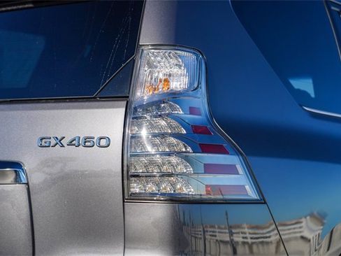 Used 2023 Lexus GX 460 Premium image 11