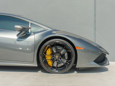 Used 2016 Lamborghini Huracan LP 610-4 image 32