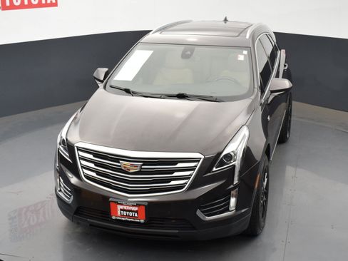 Used 2017 Cadillac XT5 Luxury w/ Driver Awareness Package image 29