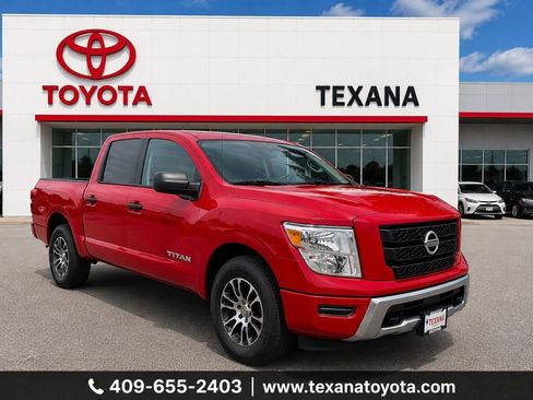 Used 2022 Nissan Titan SV RWD image 1