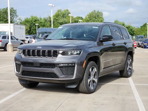 New 2026 Jeep Grand Cherokee L Limited AWD/4WD image 2