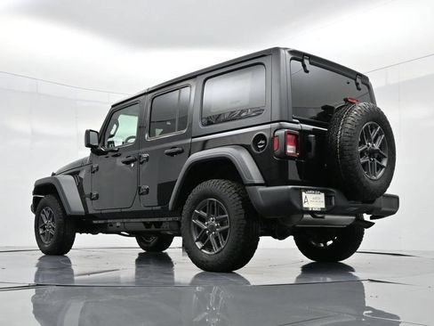 Used 2024 Jeep Wrangler Unlimited Sport AWD/4WD image 42