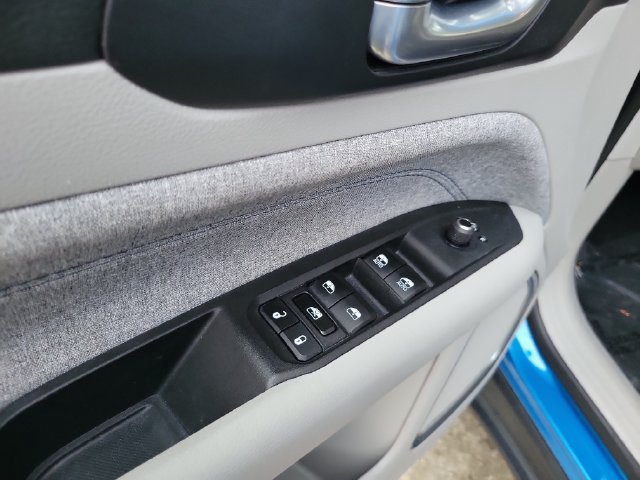 Used 2024 Jeep Compass Latitude AWD/4WD image 14