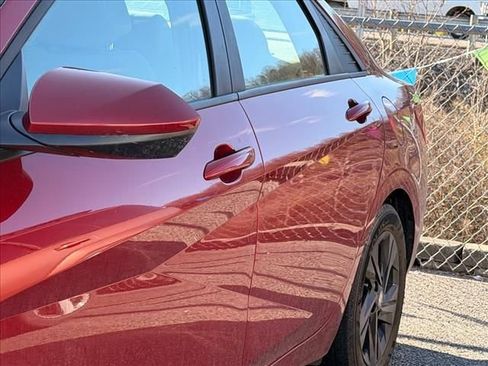 Used 2023 Hyundai Elantra Blue image 7