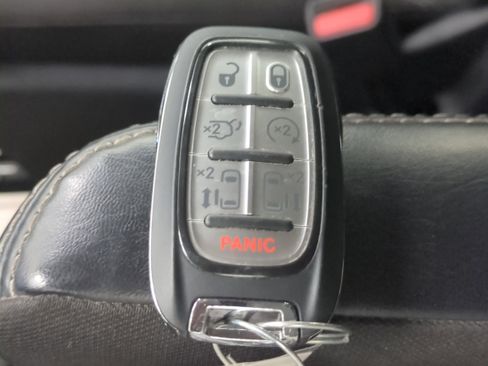 Certified 2022 Chrysler Voyager LX image 31