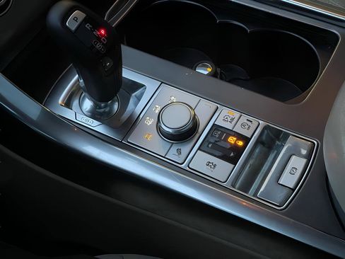 Used 2014 Land Rover Range Rover Sport HSE image 39