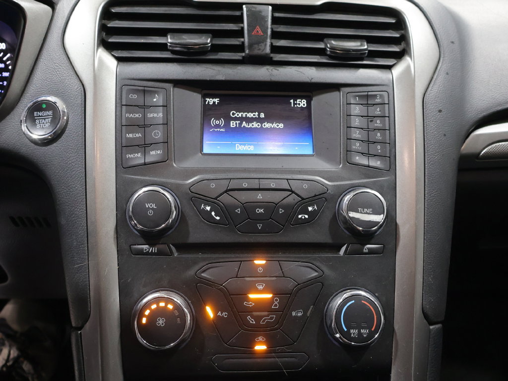 Used 2017 Ford Fusion SE FWD image 7