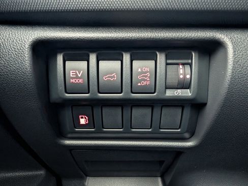 New 2025 Subaru Forester Limited w/ Popular Package image 15