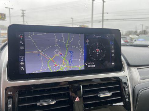 Used 2022 Lexus GX 460 Premium w/ Premium Package image 29