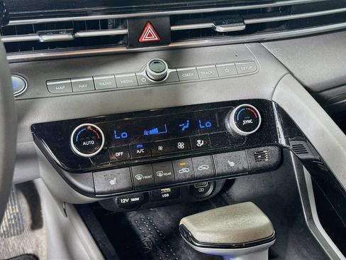 Certified 2023 Hyundai Elantra SEL w/ Convenience Package FWD image 16
