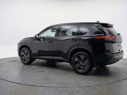 Used 2025 Nissan Rogue SV image 6