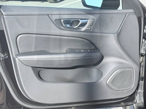 Used 2025 Volvo V60 B5 Cross Country Plus image 27