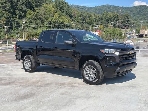 Used 2025 Chevrolet Colorado LT w/ Advanced Trailering Package AWD/4WD image 1