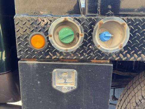 Used 2015 Ford F350 Lariat image 26