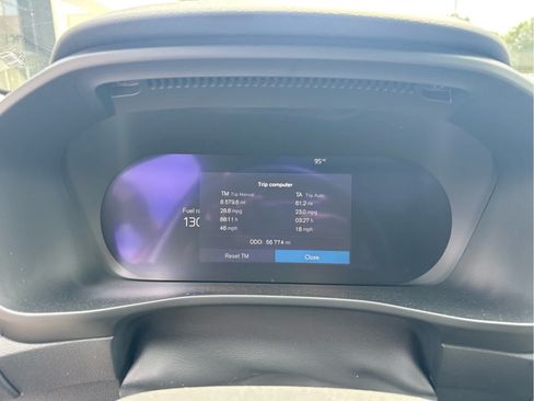 Used 2024 Volvo XC40 B5 Plus w/ Protection Package Premier AWD/4WD image 7