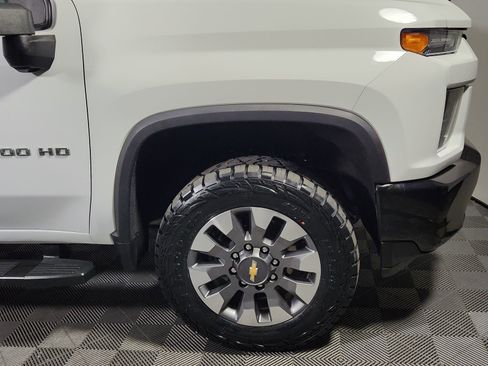 Used 2022 Chevrolet Silverado 2500 Custom w/ Custom Value Package image 10