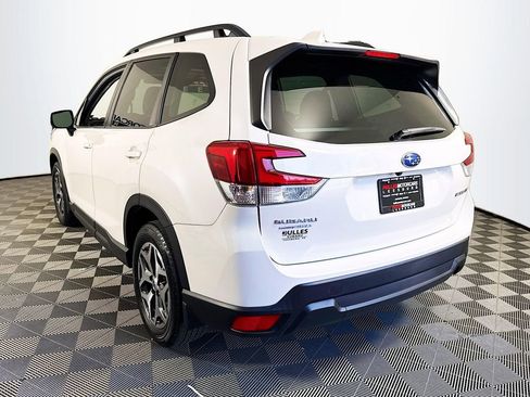 Used 2022 Subaru Forester Premium image 5