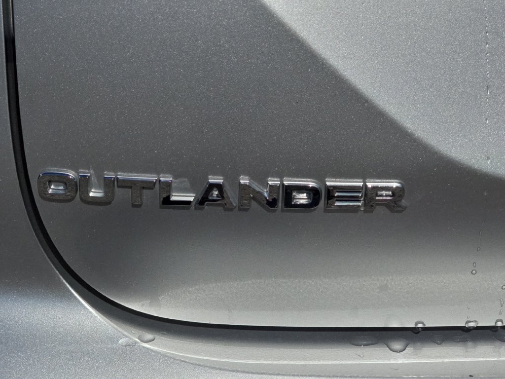Used 2022 Mitsubishi Outlander SE AWD/4WD image 38