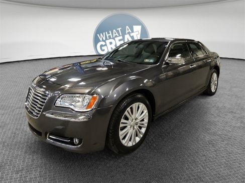Used 2013 Chrysler 300 C image 8
