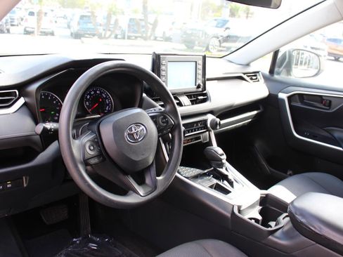 Used 2019 Toyota RAV4 LE w/ Carpet Mat Package image 17