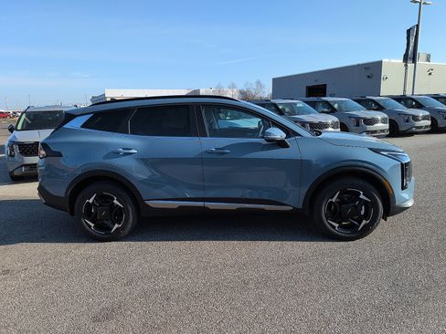 New 2026 Kia Sportage EX image 2