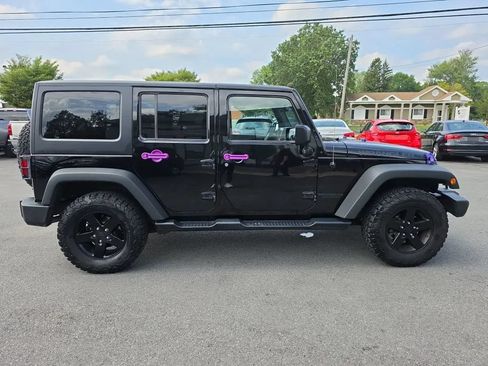 Used 2017 Jeep Wrangler Unlimited Sport AWD/4WD image 8