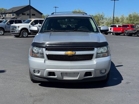 Used 2013 Chevrolet Tahoe LT w/ Luxury Package AWD/4WD image 2