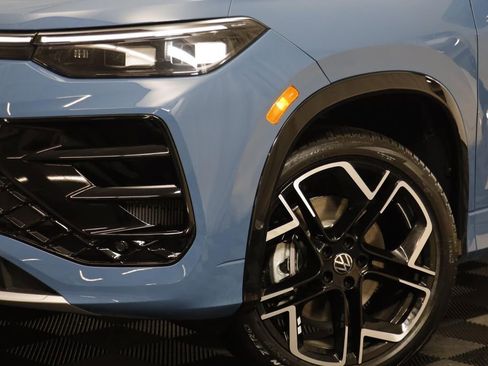 New 2026 Volkswagen Tiguan SEL R-Line image 4