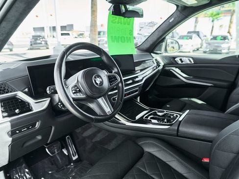 Used 2025 BMW X7 xDrive40i w/ M Sport Package AWD/4WD image 2
