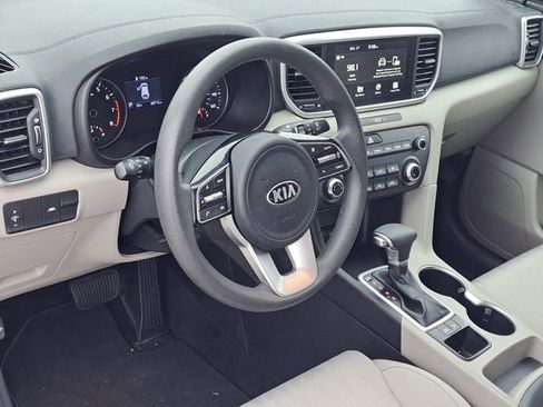 Used 2022 Kia Sportage LX image 6