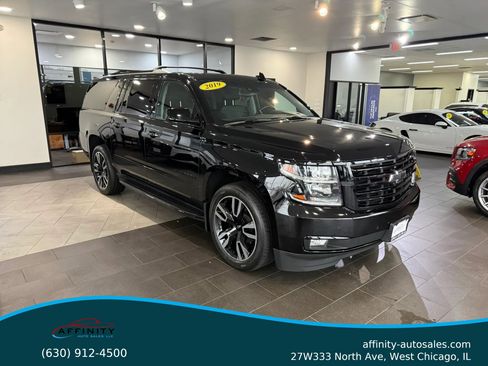 Used 2019 Chevrolet Suburban Premier image 1