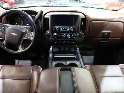Used 2015 Chevrolet Silverado 1500 High Country w/ High Country Premium Package AWD/4WD image 39