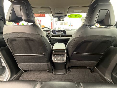 Certified 2024 Nissan Ariya FWD image 14